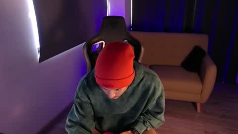 Liam Vokov online show from March 8, 2:10 pm