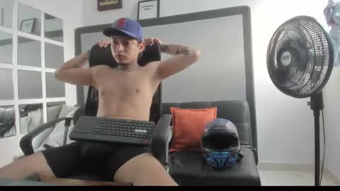 sky_wild online show from November 2, 8:57 pm