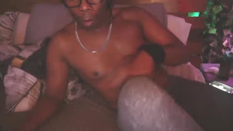 skyonetoo3 online show from December 6, 1:00 pm