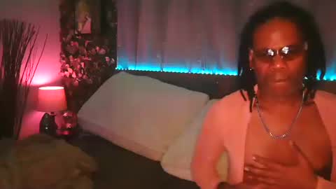 skyonetoo3 online show from October 29, 12:02 am