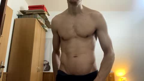 Snapshot of slabyhrac chatting on February 22, 11:43 pm slabyhrac online show from February 22, 11:43 pm