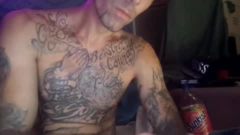 Snapshot of slangincock69 chatting on October 10, 10:42 am SexyMFSlangincock69FYPM online show from October 10, 10:42 am