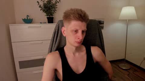 Snapshot of slim_andy chatting on January 5, 10:32 am Andy online show from January 5, 10:32 am