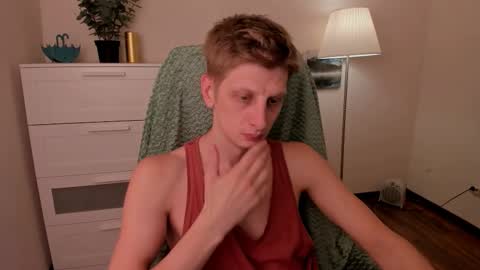 Snapshot of slim_andy chatting on September 27, 10:24 am Andy online show from September 27, 10:24 am