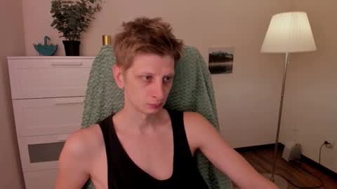 Snapshot of slim_andy chatting on October 2, 7:34 am Andy online show from October 2, 7:34 am