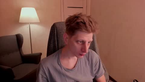 Snapshot of slim_andy chatting on December 20, 6:29 am Andy online show from December 20, 6:29 am