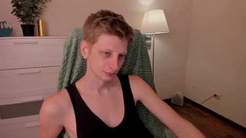 Snapshot of slim_andy chatting on September 21, 10:26 am Andy online show from September 21, 10:26 am