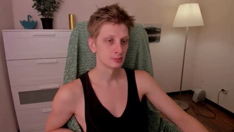Snapshot of slim_andy chatting on October 5, 10:41 am Andy online show from October 5, 10:41 am