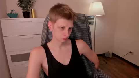 Snapshot of slim_andy chatting on September 19, 7:53 am Andy online show from September 19, 7:53 am