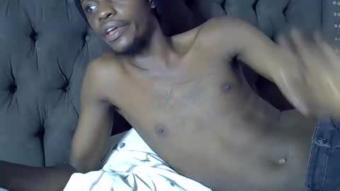 Snapshot of slim_long01 chatting on October 4, 8:41 am slim long01 online show from October 4, 8:41 am