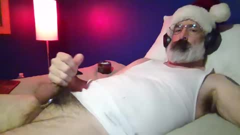 Snapshot of slimglimmer chatting on December 16, 5:17 am Slimglimmer online show from December 16, 5:17 am