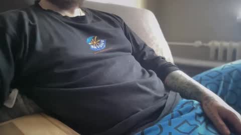 just chillin online show from November 4, 7:31 am