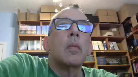 Snapshot of sluttyslave81 chatting on December 7, 9:28 am sluttyslave81 online show from December 7, 9:28 am