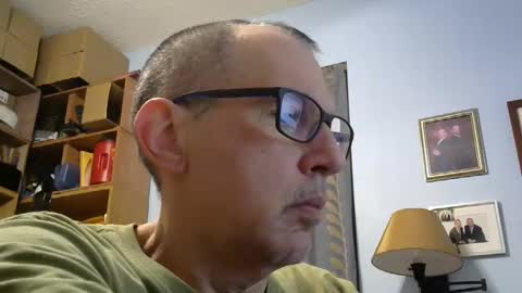 Snapshot of sluttyslave81 chatting on February 15, 8:11 am sluttyslave81 online show from February 15, 8:11 am