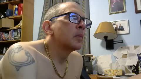 Snapshot of sluttyslave81 chatting on February 27, 7:44 am sluttyslave81 online show from February 27, 7:44 am