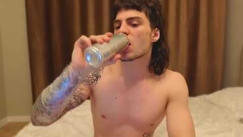 Gus online show from February 1, 8:18 pm