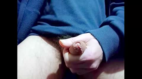 Snapshot of smallhairyuncut chatting on February 15, 10:00 pm Small Hairy Uncut online show from February 15, 10:00 pm