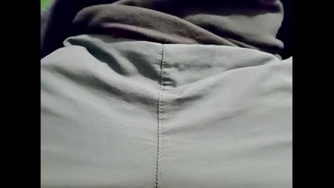 Snapshot of smallhairyuncut chatting on January 5, 8:52 pm Small Hairy Uncut online show from January 5, 8:52 pm