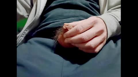 Snapshot of smallhairyuncut chatting on March 4, 9:54 pm Small Hairy Uncut online show from March 4, 9:54 pm