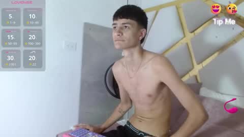 Smithfoxx online show from October 5, 1:04 pm
