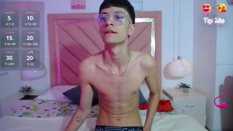 Smithfoxx online show from September 30, 1:25 pm