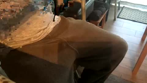 Snapshot of smokefest187 chatting on February 1, 6:51 pm Peter Johnson online show from February 1, 6:51 pm