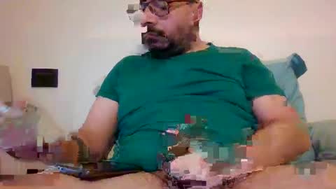 Snapshot of smoker985 chatting on January 10, 7:04 am smoker985 online show from January 10, 7:04 am