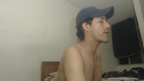 snackontime19 online show from September 13, 6:58 am