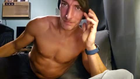 Snackyyyy online show from February 3, 2:53 am