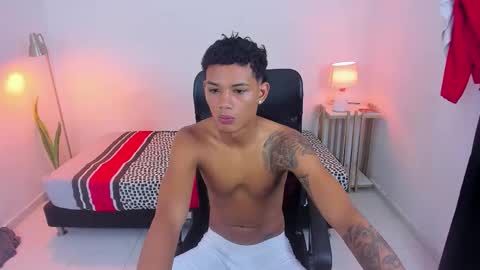 snak_master1 online show from October 14, 2:13 pm