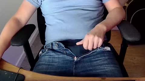 Sneakybill online show from October 22, 8:56 pm