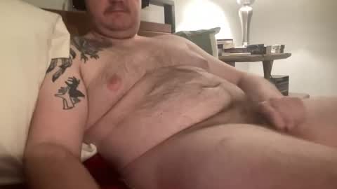 Snapshot of southern_bate_cub chatting on January 22, 2:15 am southern_bate_cub online show from January 22, 2:15 am