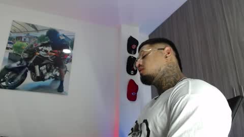 Snapshot of soy_apolo chatting on September 19, 8:30 pm soy_apolo online show from September 19, 8:30 pm