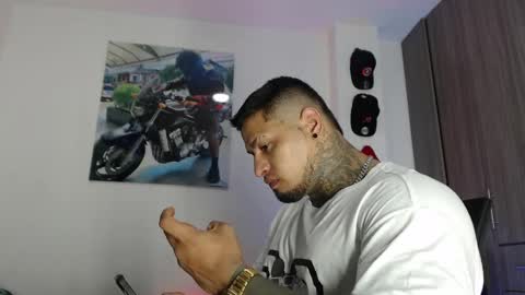 Snapshot of soy_apolo chatting on October 4, 3:00 am soy_apolo online show from October 4, 3:00 am