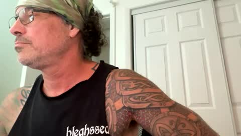 specter1972 online show from December 21, 7:11 pm