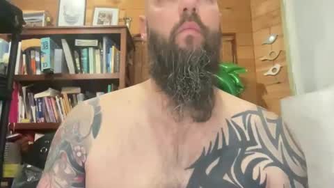 Snapshot of spenderal chatting on January 27, 10:38 pm Beard Guy online show from January 27, 10:38 pm