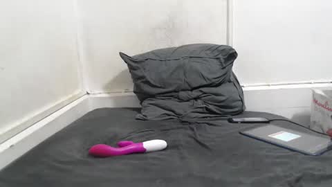Snapshot of splashyyyz chatting on September 14, 8:22 pm splashyyyz online show from September 14, 8:22 pm