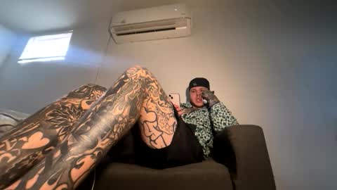 Keepscrolling online show from March 14, 6:15 pm