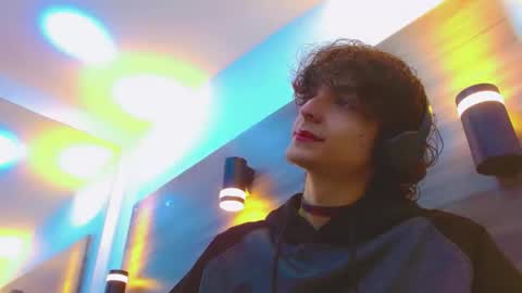 ethan online show from March 31, 1:02 pm