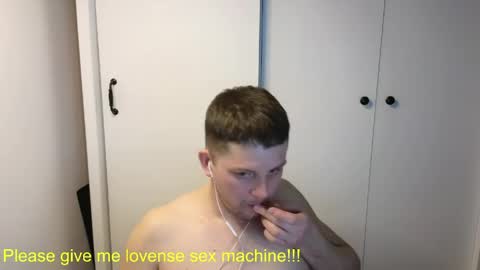 st1vemaster01 online show from April 2, 3:42 pm