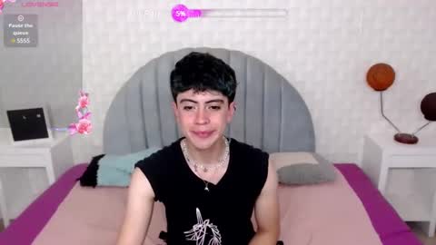 Snapshot of star_boyx chatting on February 24, 7:30 pm star_boyx online show from February 24, 7:30 pm