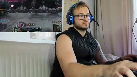 Marius online show from November 22, 1:00 pm