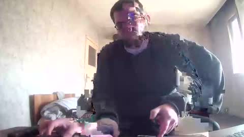 Snapshot of stefan90pt chatting on December 17, 9:50 am Stefan online show from December 17, 9:50 am