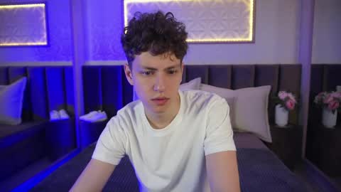 Esrefan online show from March 30, 8:21 pm