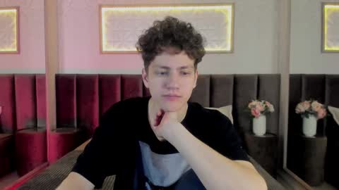 Esrefan online show from March 1, 8:52 pm