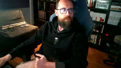 MeStef online show from May 7, 7:25 pm