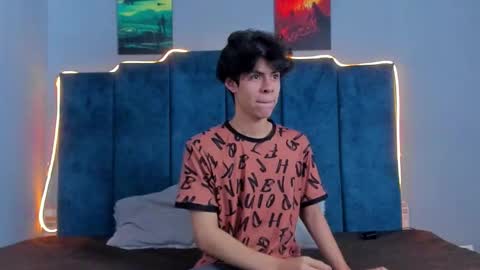 Ethan online show from December 17, 1:18 pm