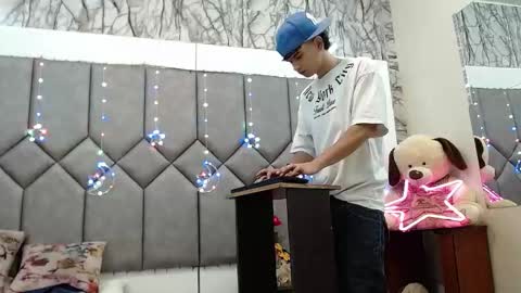 Steve Hotman  online show from March 21, 12:20 pm