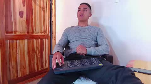 Snapshot of steven_modelo69 chatting on February 17, 5:58 am steven_modelo69 online show from February 17, 5:58 am