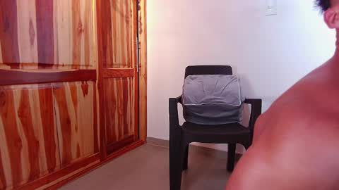 Snapshot of steven_modelo69 chatting on February 18, 2:38 am steven_modelo69 online show from February 18, 2:38 am